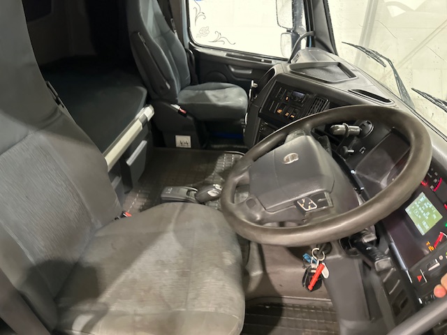 Volvo FH 460 6×2 Sleeper Cab Tractor Unit