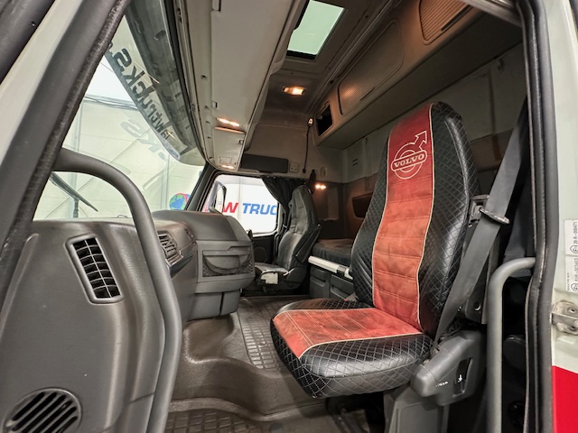 Volvo FH 500 6×2 Midlift Tractor Unit
