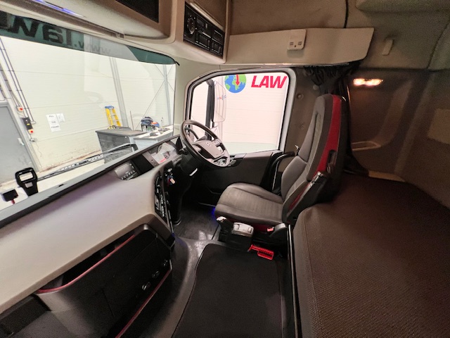 Volvo FH 460 6×2 Midlift Tractor Unit