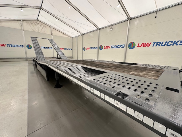 SDC Tri Axle Kicker Vehicle Carrier Lowloader
