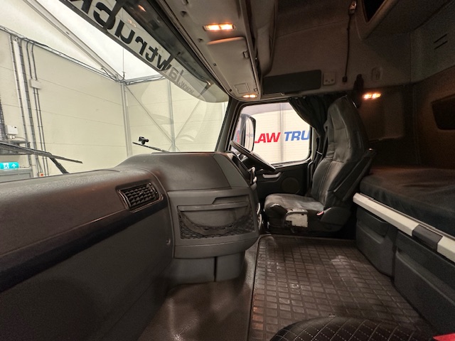 Volvo FH 500 6×2 Midlift Tractor Unit