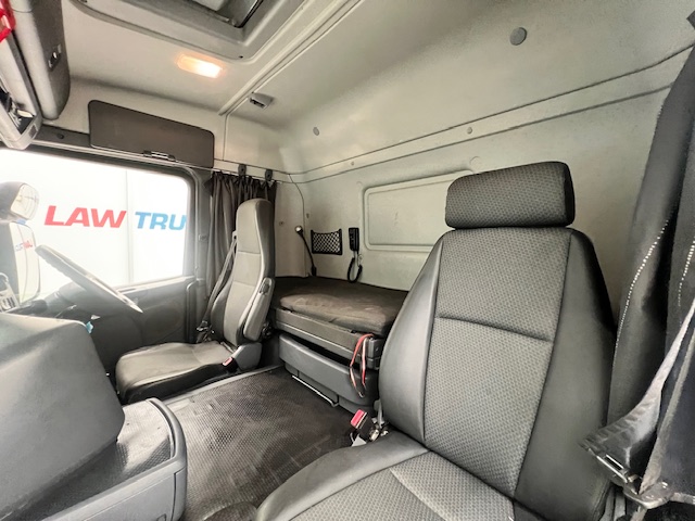 Scania G360 8×2 Sleeper Chassis Cab