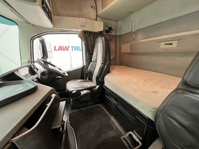 Volvo FH 500 6×2 Midlift Tractor Unit