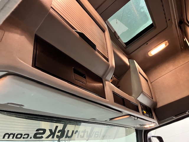 Volvo FH 500 6×2 Rear Lift Flatbed’s Drawbar