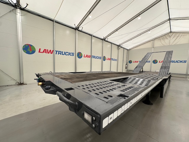 SDC Tri Axle Kicker Vehicle Carrier Lowloader