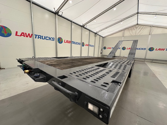 SDC Tri Axle Kicker Vehicle Carrier Lowloader