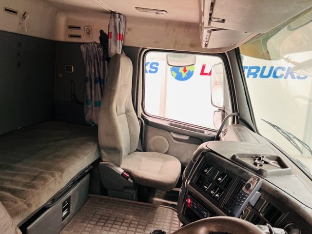 Volvo FH12 420 4×2 Sleeper Cab Tractor Unit