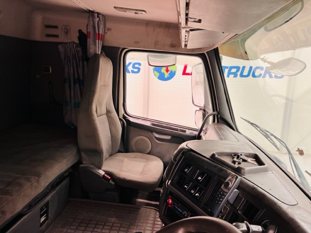 Volvo FH12 420 4×2 Sleeper Cab Tractor Unit