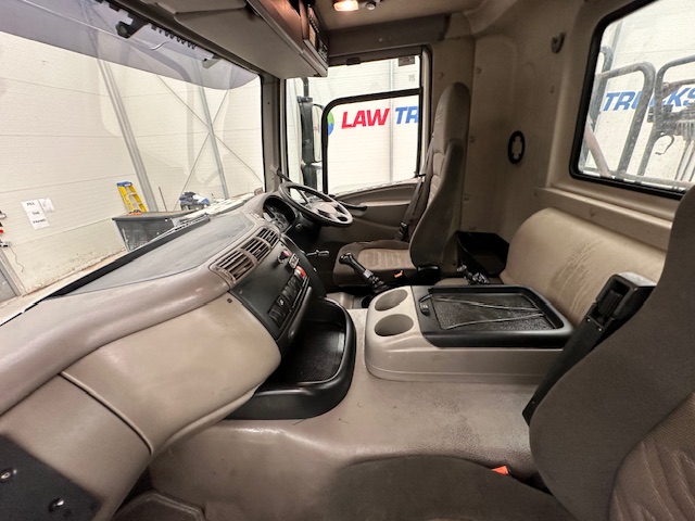 DAF CF85 410 8×4 Day Cab Steel Tipper Grab