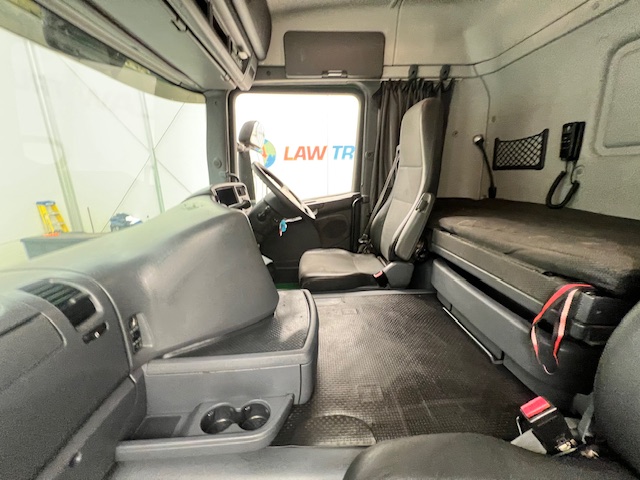 Scania G360 8×2 Sleeper Chassis Cab