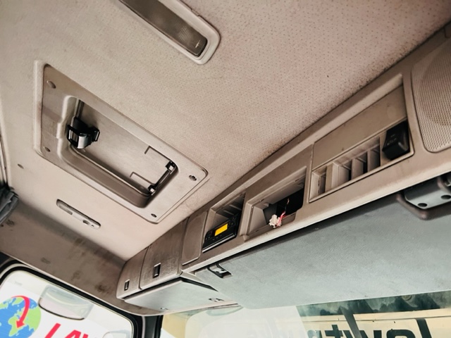 Volvo FH12 420 4×2 Sleeper Cab Tractor Unit