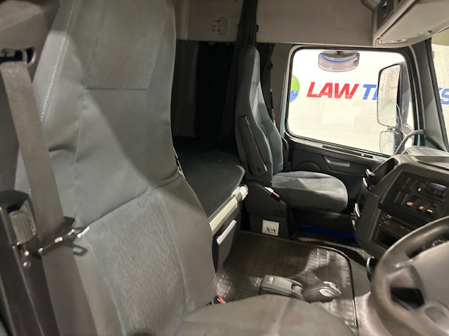 Volvo FH 460 6×2 Sleeper Cab Tractor Unit