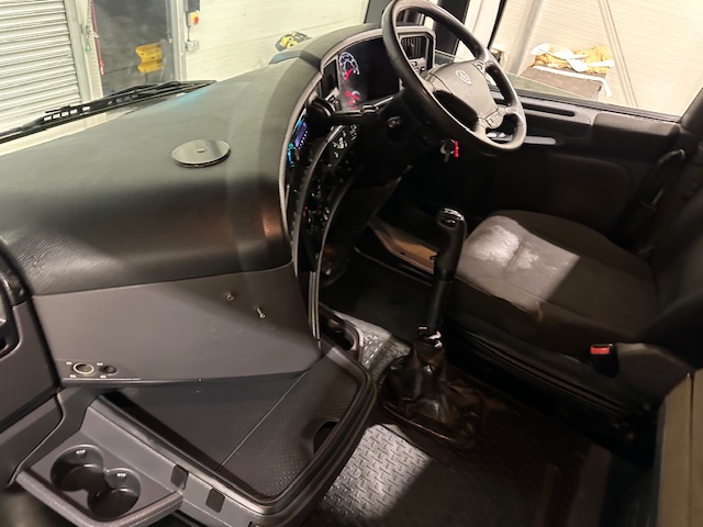 Scania R440 6×2 Rear Lift Brick Grab Drawbar