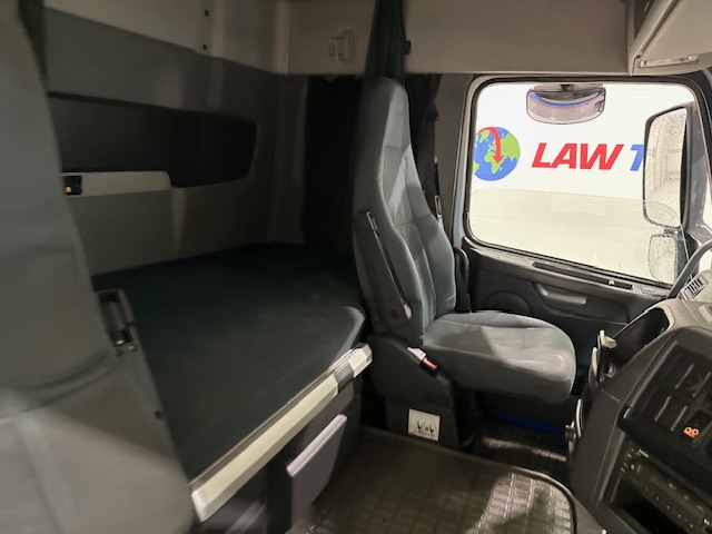 Volvo FH 460 6×2 Sleeper Cab Tractor Unit