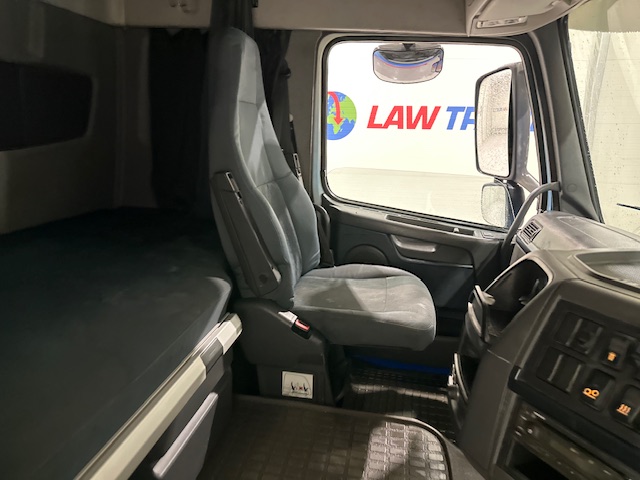 Volvo FH 460 6×2 Sleeper Cab Tractor Unit