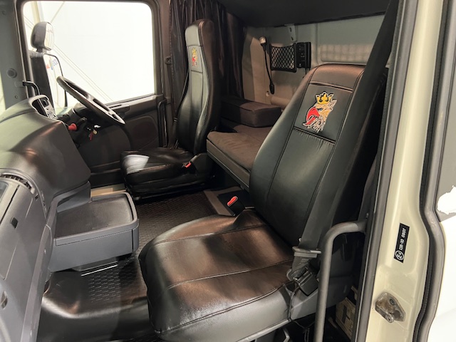 Scania R420 8×2 Rear Lift Brick Grab Drawbar