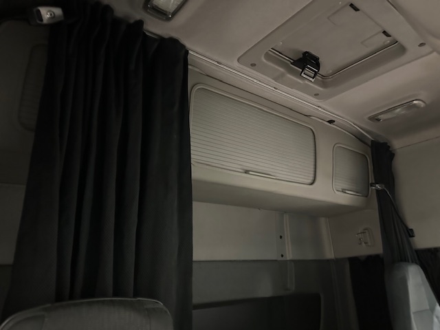 Volvo FH 460 6×2 Sleeper Cab Tractor Unit