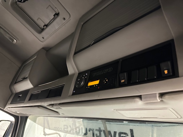 Volvo FH 460 6×2 Sleeper Cab Tractor Unit