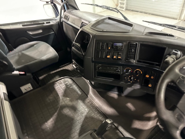 Volvo FH 460 6×2 Sleeper Cab Tractor Unit