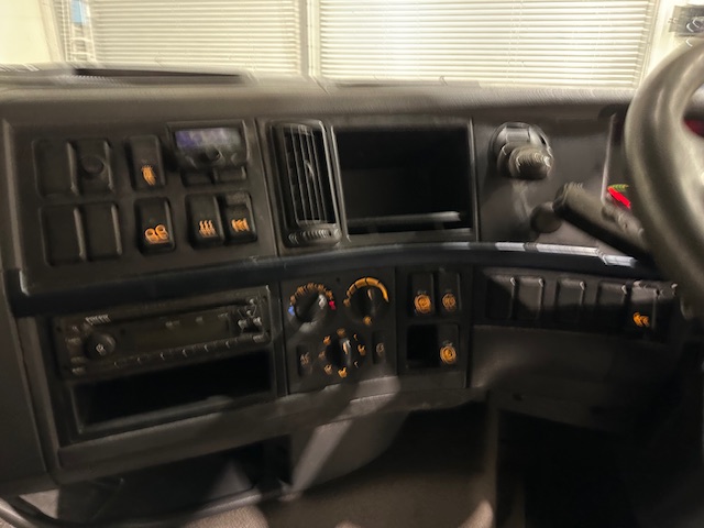 Volvo FH 460 6×2 Sleeper Cab Tractor Unit