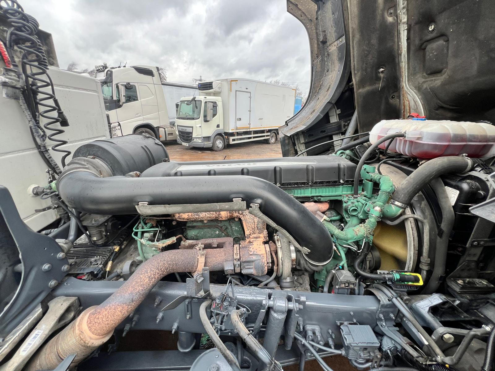 Volvo FH 500 6×2 Sleeper Cab Tractor Unit PTO