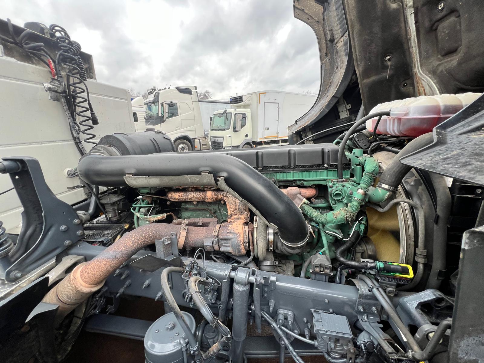 Volvo FH 500 6×2 Sleeper Cab Tractor Unit PTO