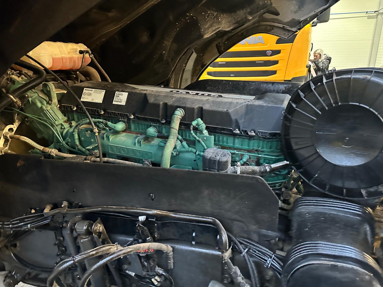 Volvo FH 500 6×2 Midlift Tractor Unit