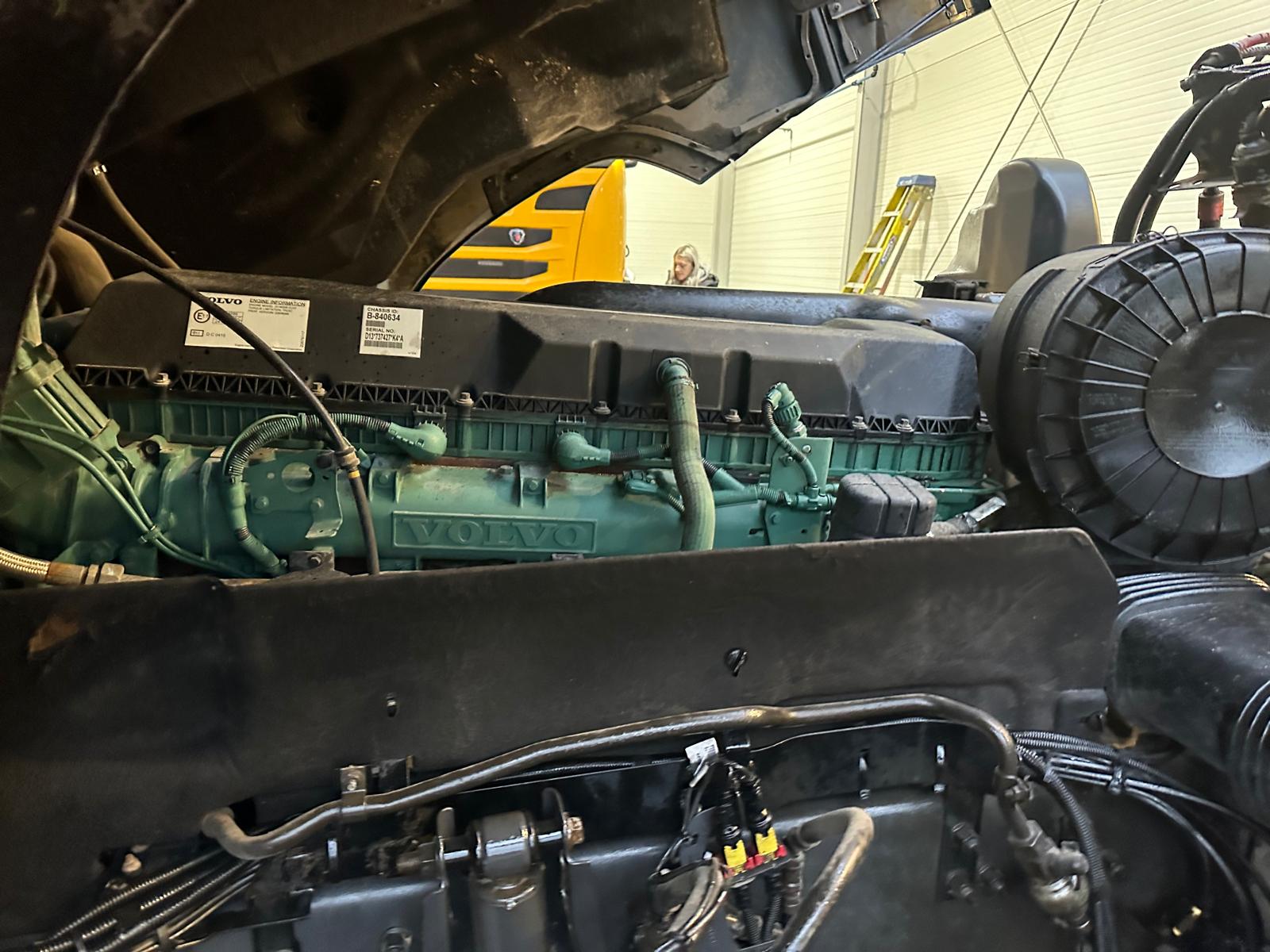Volvo FH 500 6×2 Midlift Tractor Unit
