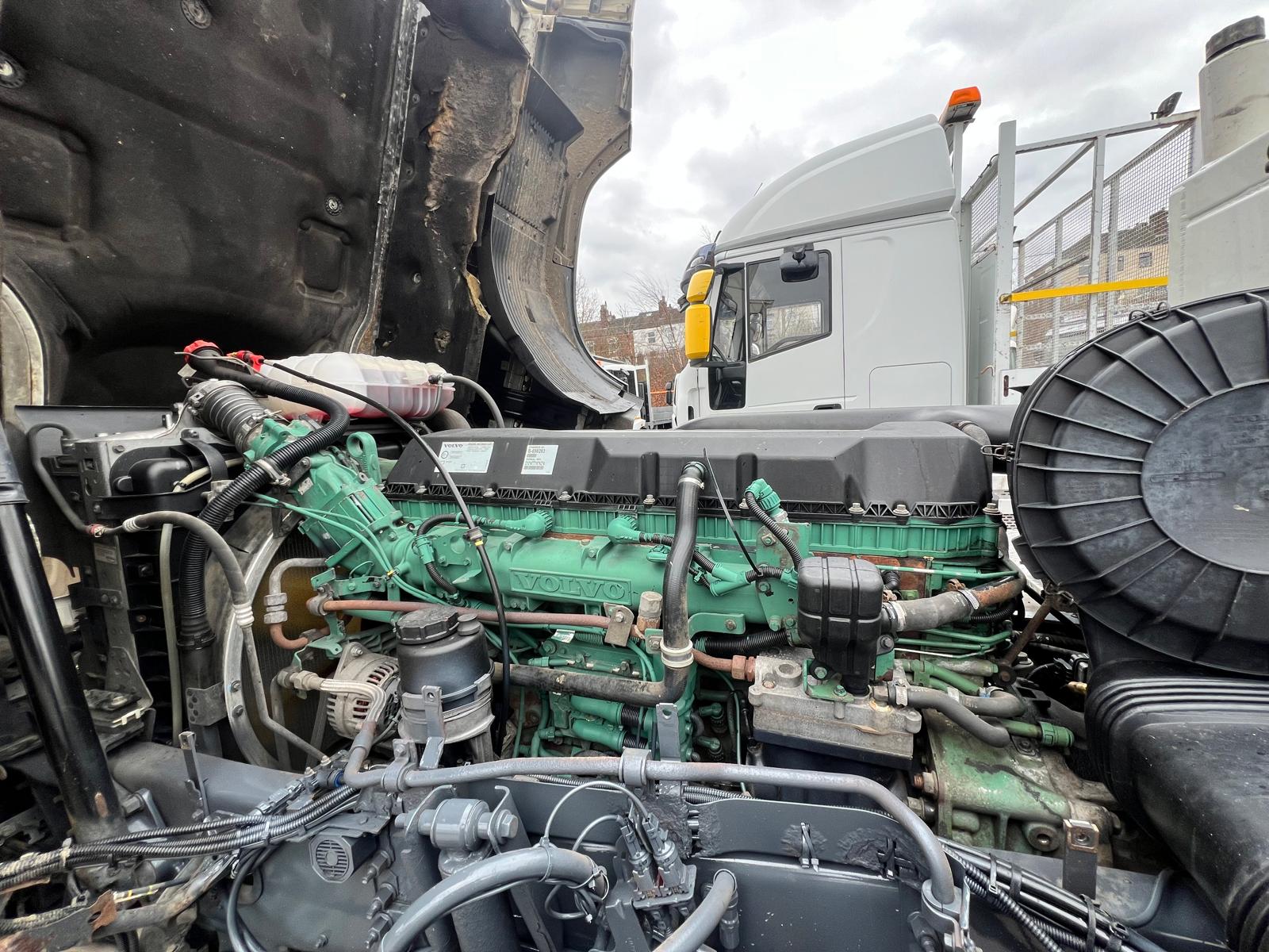 Volvo FH 500 6×2 Sleeper Cab Tractor Unit PTO