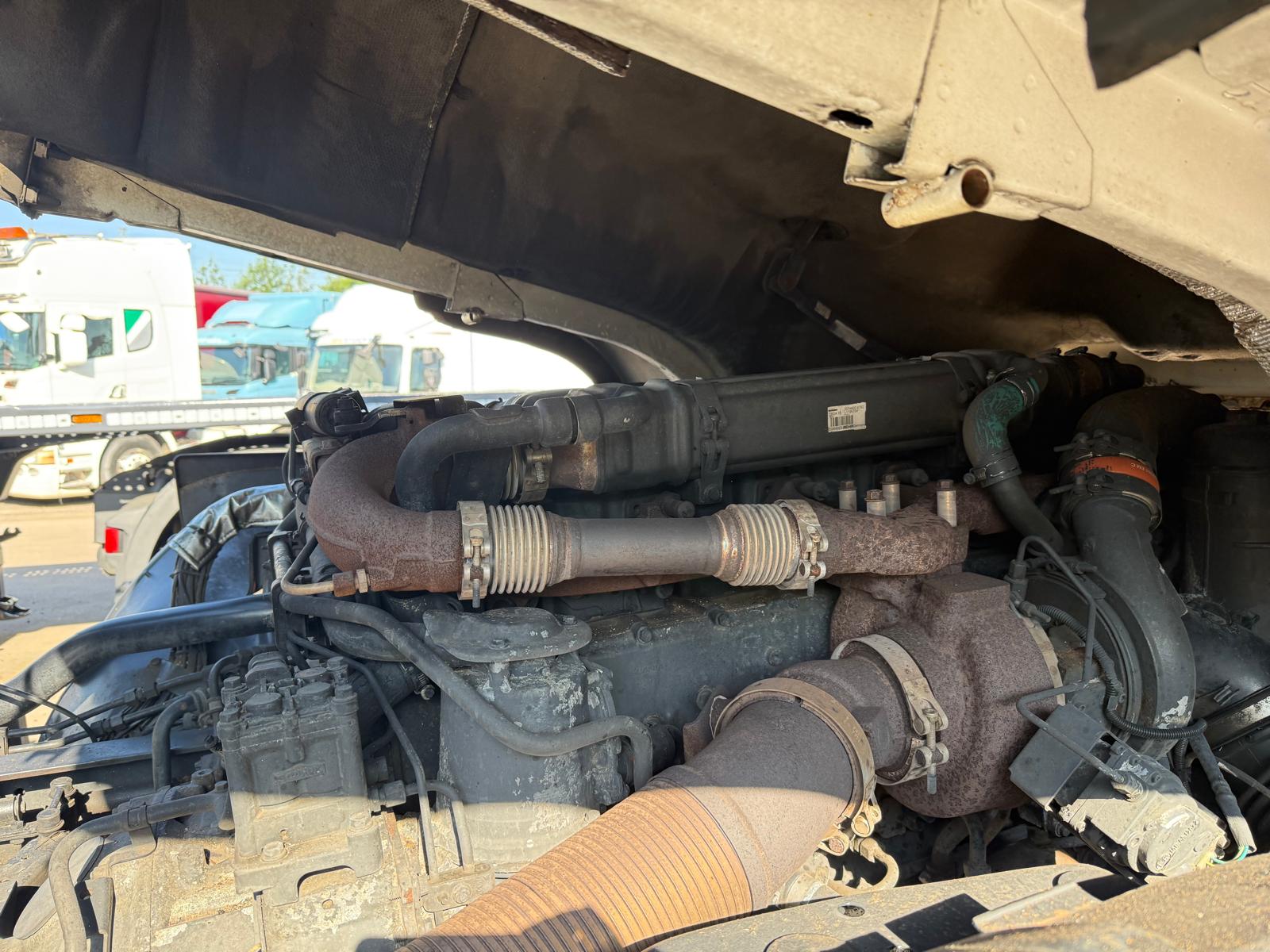 Scania P370 8×4 Sleeper Cab Skip Loader