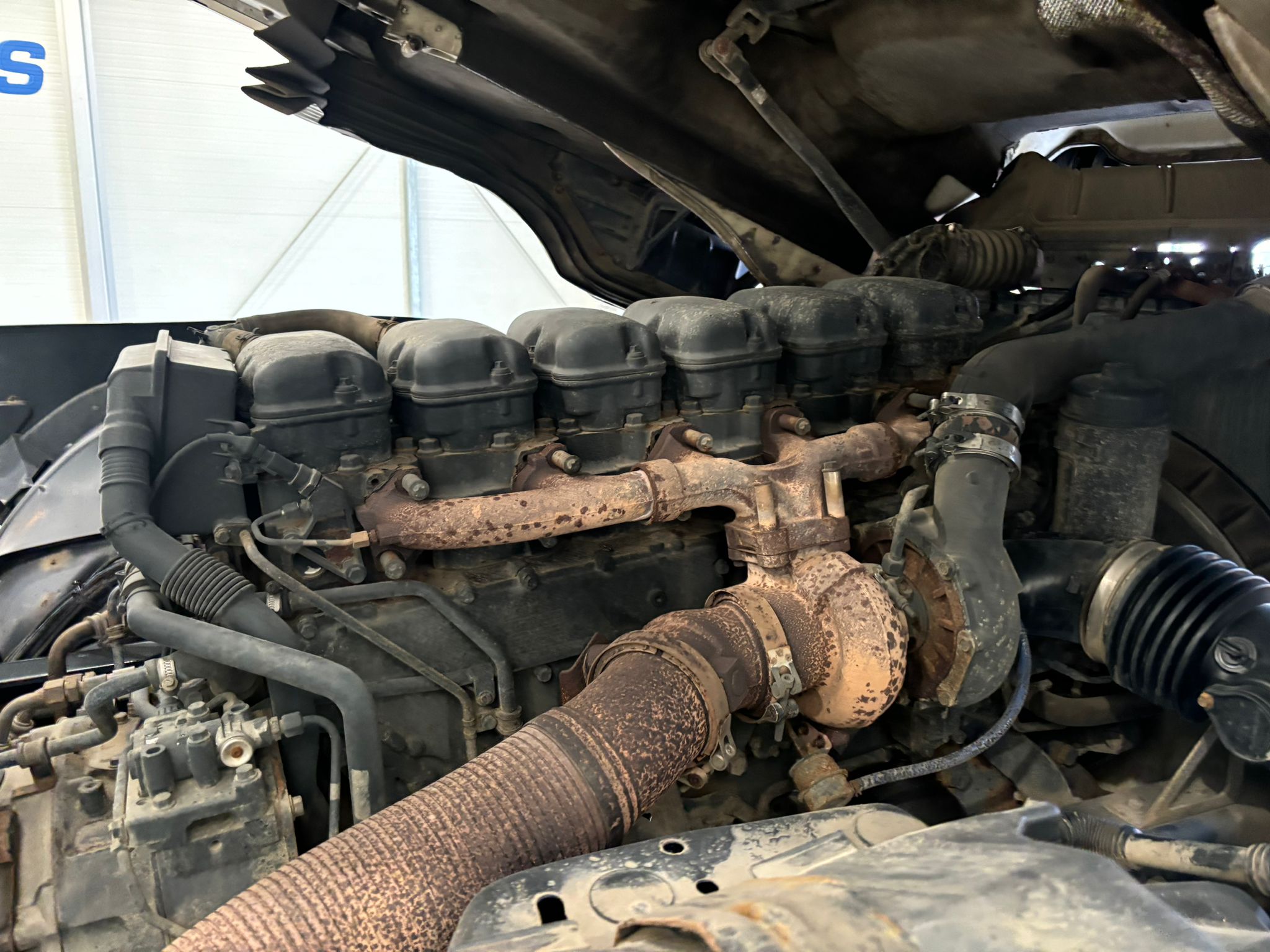Scania R440 6×2 Rear Lift Brick Grab Drawbar