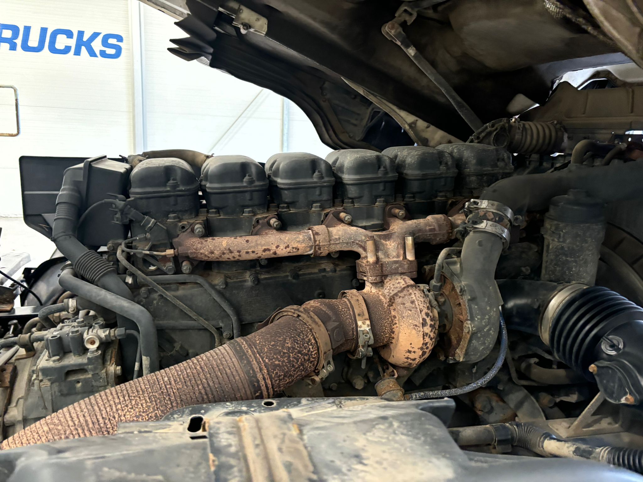 Scania R440 6×2 Rear Lift Brick Grab Drawbar