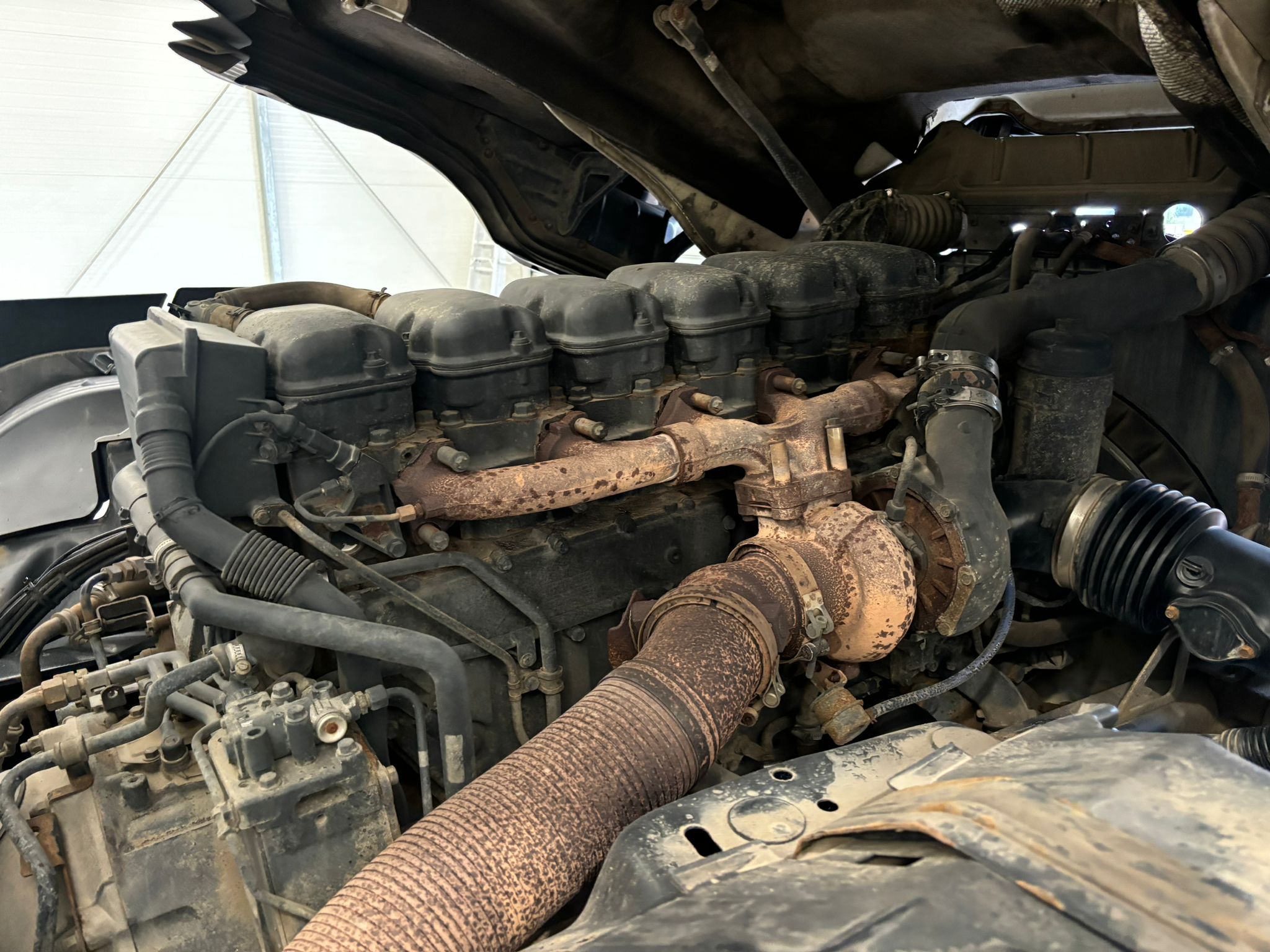 Scania R440 6×2 Rear Lift Brick Grab Drawbar