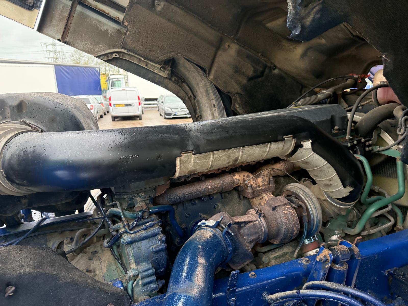 Volvo FH 480 6×2 Rear Lift Tractor Unit