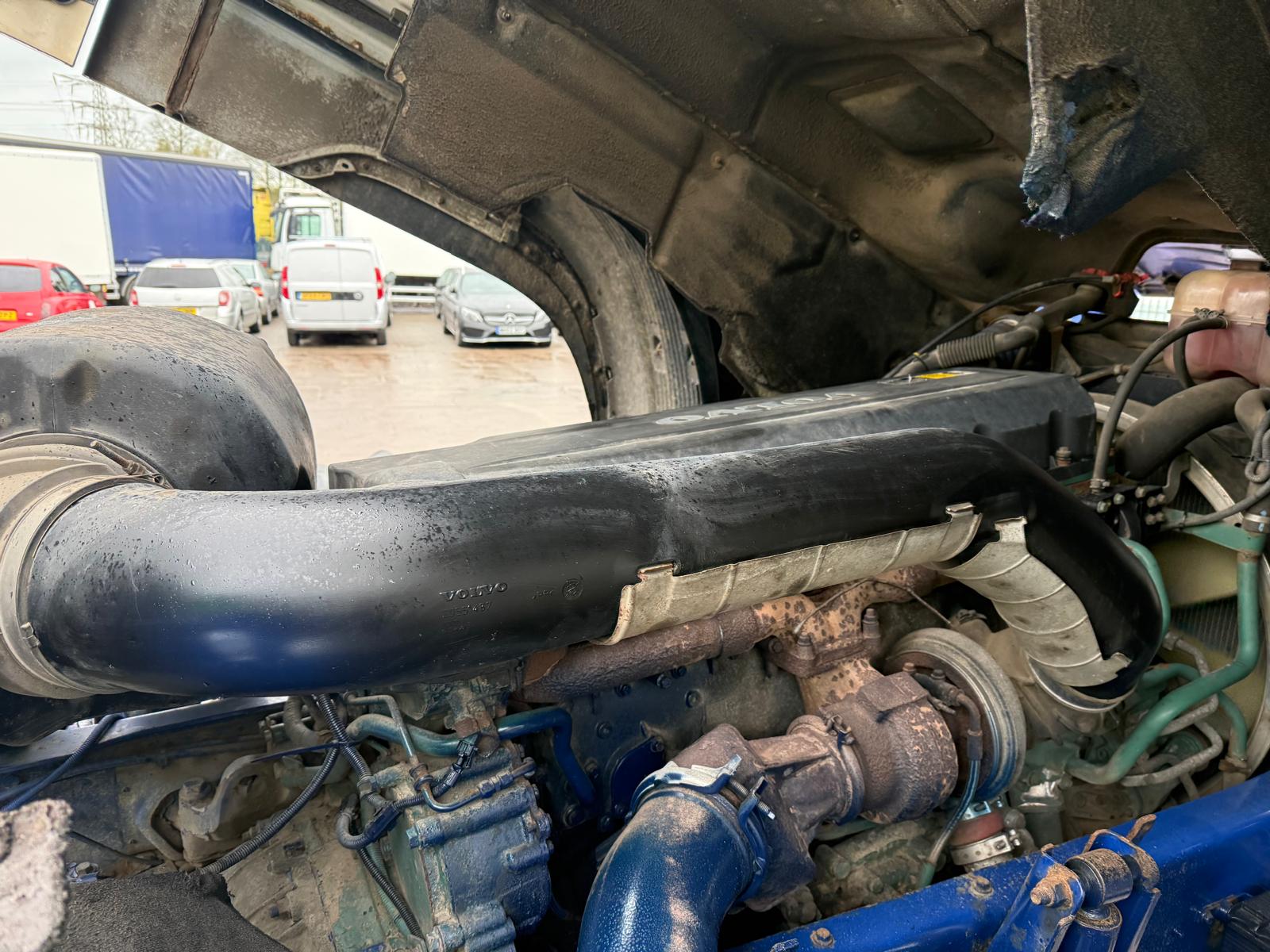 Volvo FH 480 6×2 Rear Lift Tractor Unit