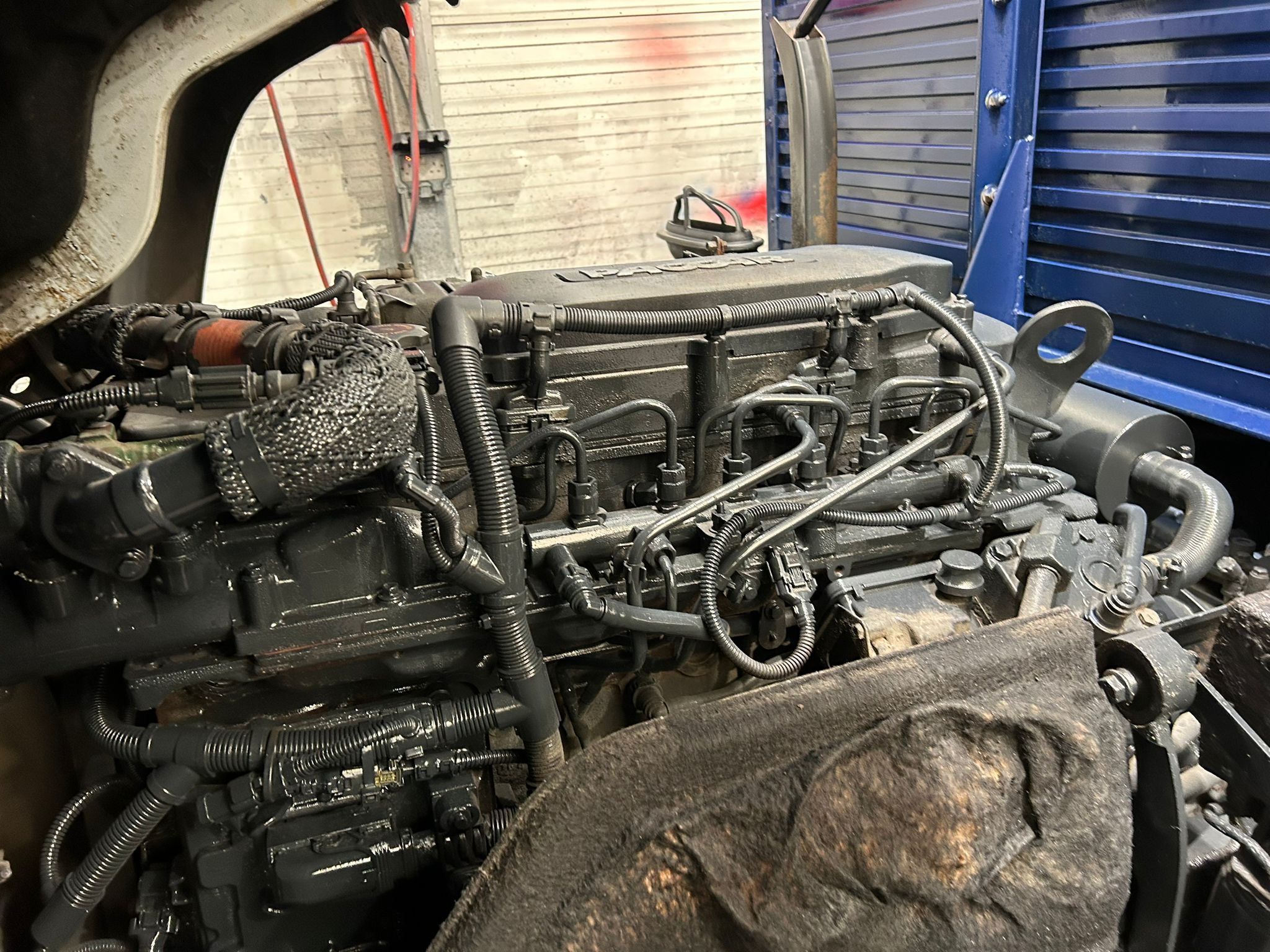 DAF LF 220 Day Cab Dropside Brick Grab