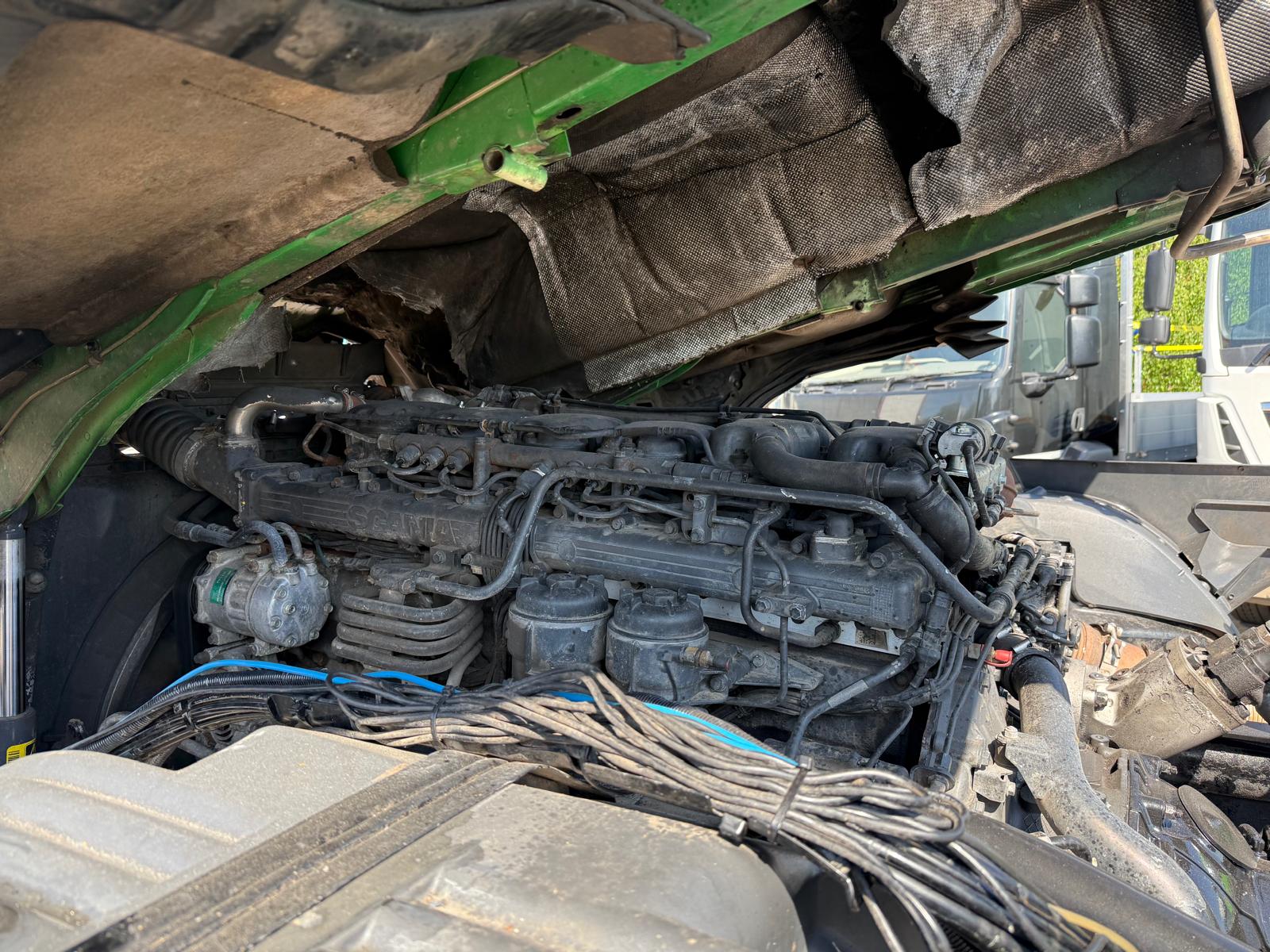 Scania G360 8×2 Sleeper Chassis Cab